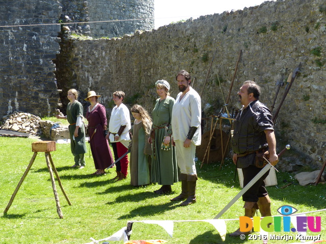 FZ029521 Medieval weapons demonstration 